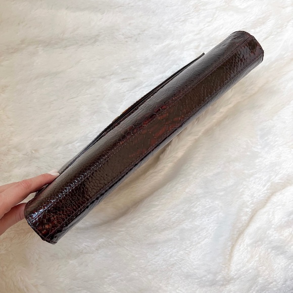 $210 NWOT ADRIENNE VITTADINI Patent Leather Large Clutch Python Brown Gold - Picture 9 of 13